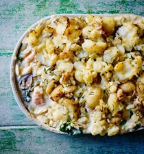 Florentine fish pie with smashed potato and chives