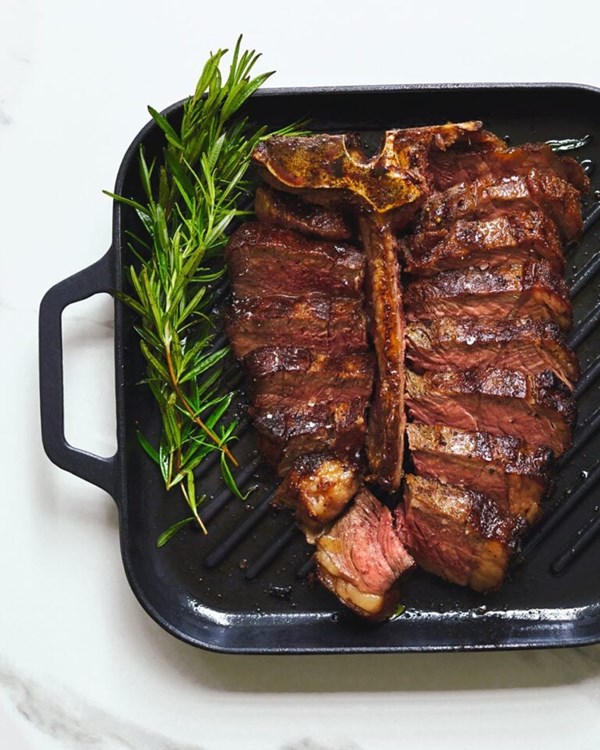 Florentine porterhouse steak (Bistecca alla Fiorentina)