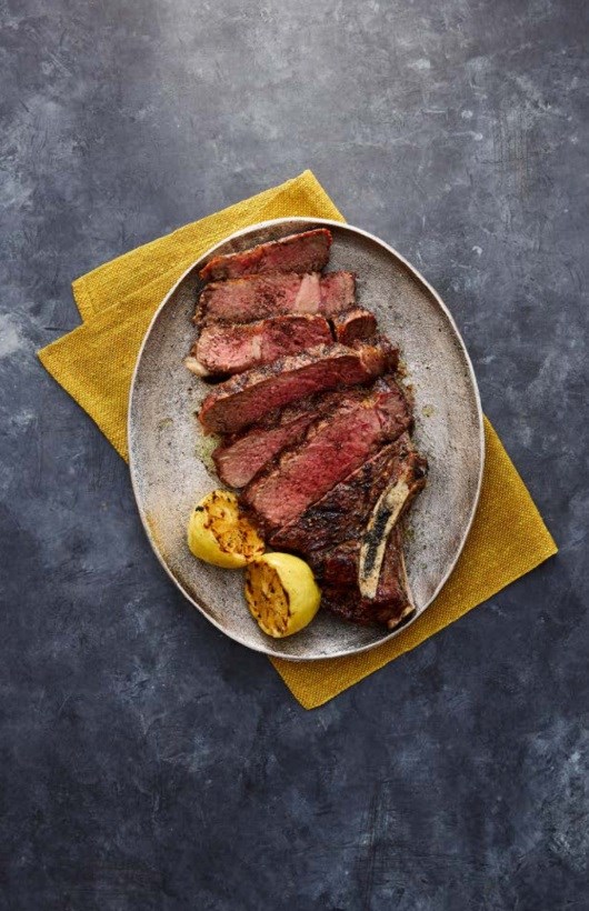 Florentine steak (Bistecca alla Fiorentina) 