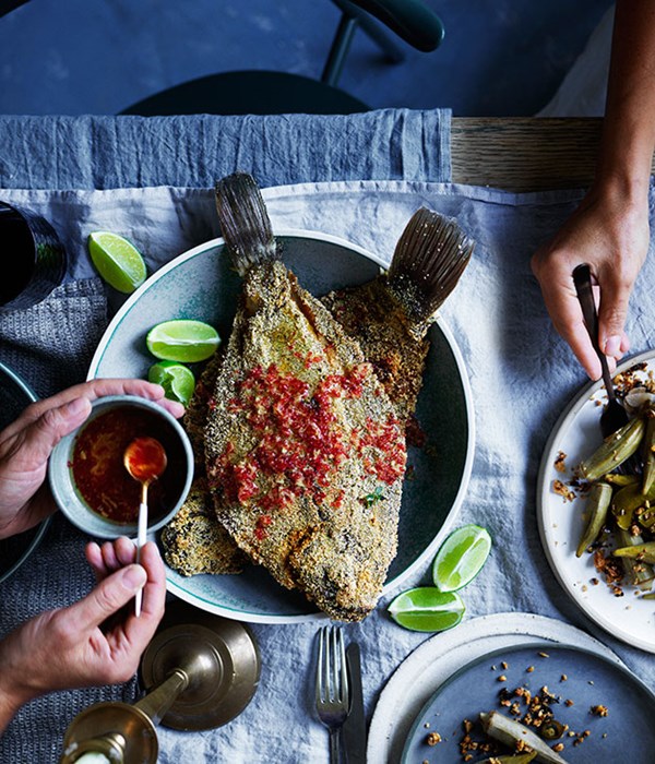 Flounder fried in fubá with finger lime and young ginger