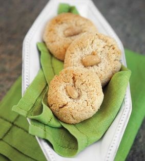Flourless almond cookies from Kea (Amygdalota)