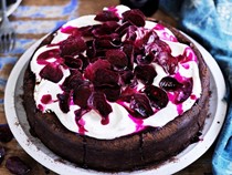 Flourless chocolate beetroot cake