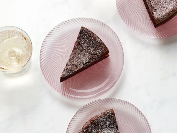 Flourless chocolate cake