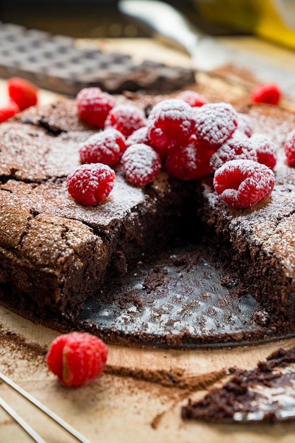 Flourless chocolate cake