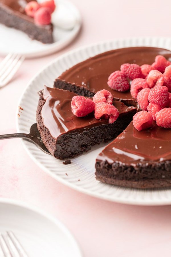 Flourless chocolate cake
