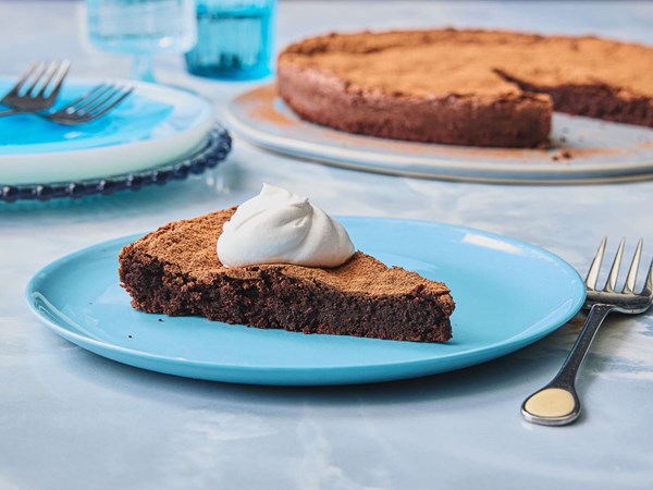 Flourless chocolate cake