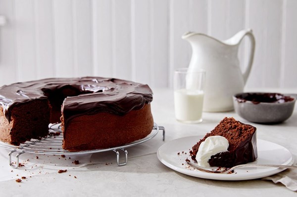Flourless chocolate nut cake