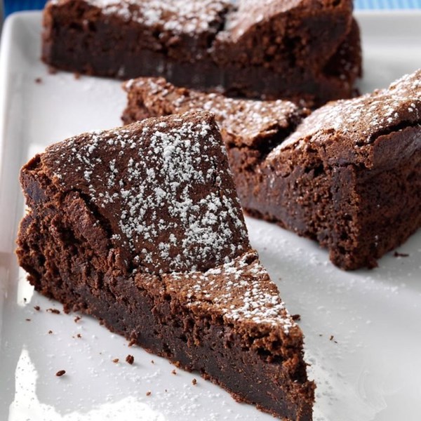 Flourless chocolate torte
