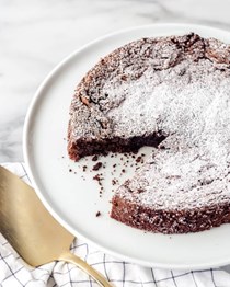 Flourless chocolate torte
