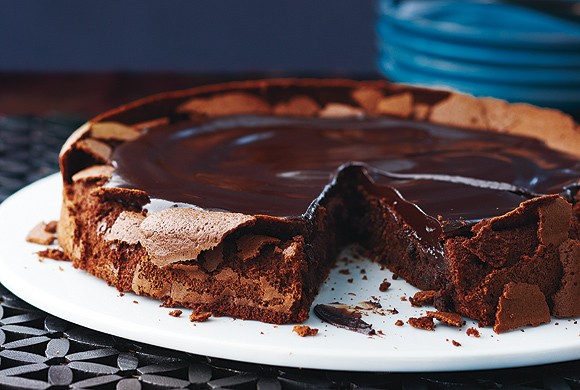 Flourless chocolate truffle cake