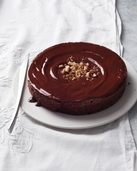 Flourless chocolate-walnut torte
