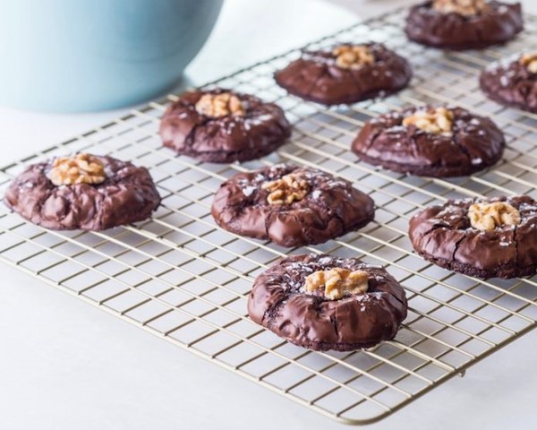 Flourless fudgy cookies