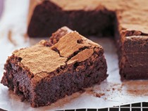 Flourless hazelnut chocolate cake