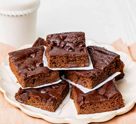 Flourless protein brownies