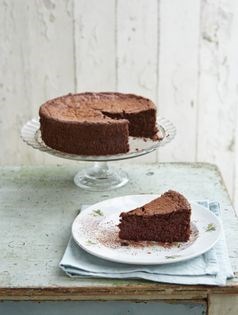 Flourless red velvet chocolate torte