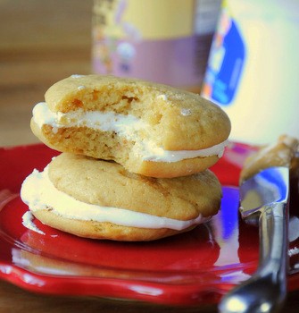Fluffernutter whoopie pies