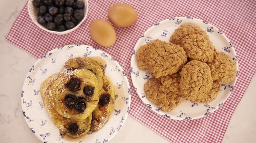 Fluffy blueberry pancakes