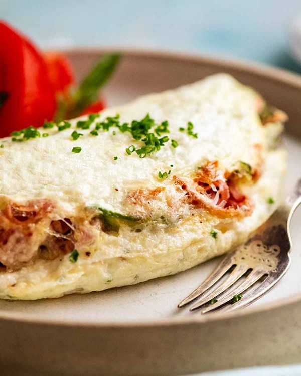 Fluffy egg white omelette (soufflé-style)
