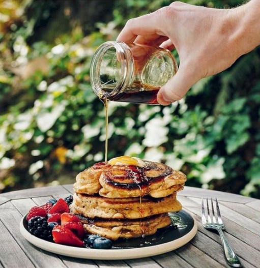 Fluffy peach-filled pancakes