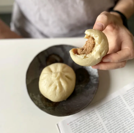 Fluffy steamed buns [Lillian Luk]