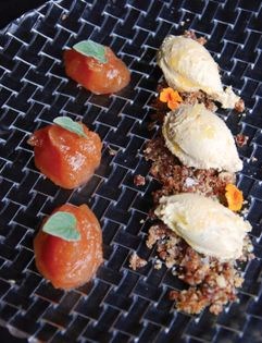 Foie gras with date and walnut crumble and quince paste (Micuit de foie con migas de dátiles y nueces con compota de membrillo)