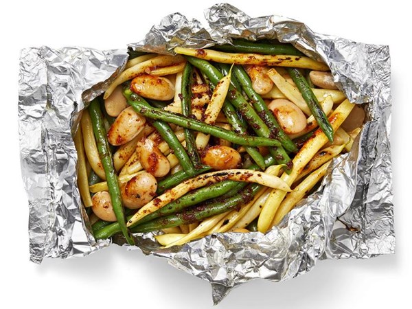 Foil-packet beans with paprika butter 