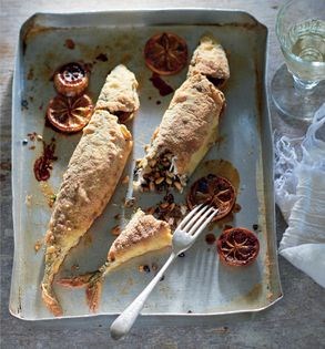 'Forget-me-not' mackerel with barberries (Uskumru dolmasi)