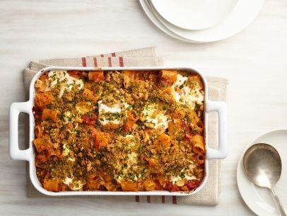 Four-cheese baked pasta with sun-dried tomatoes