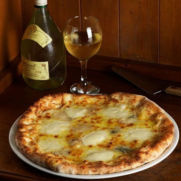 Four cheeses (Quattro formaggi)