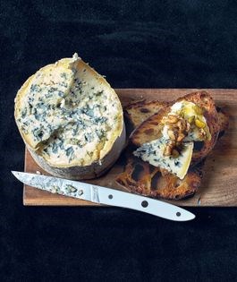 Fourme d’Ambert with honey