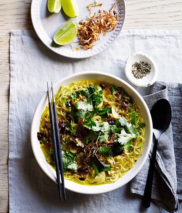 Fragrant chicken noodle soup