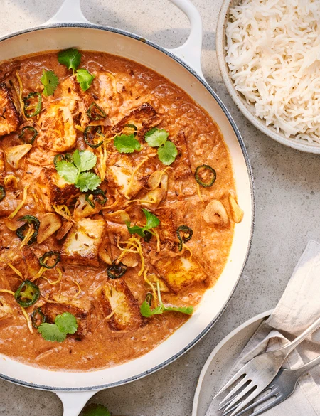Fragrant halloumi curry