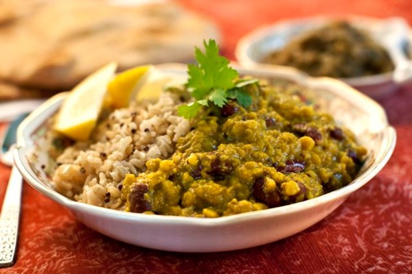 Fragrant kidney bean lentil dal