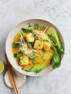 Fragrant laksa with tofu puffs