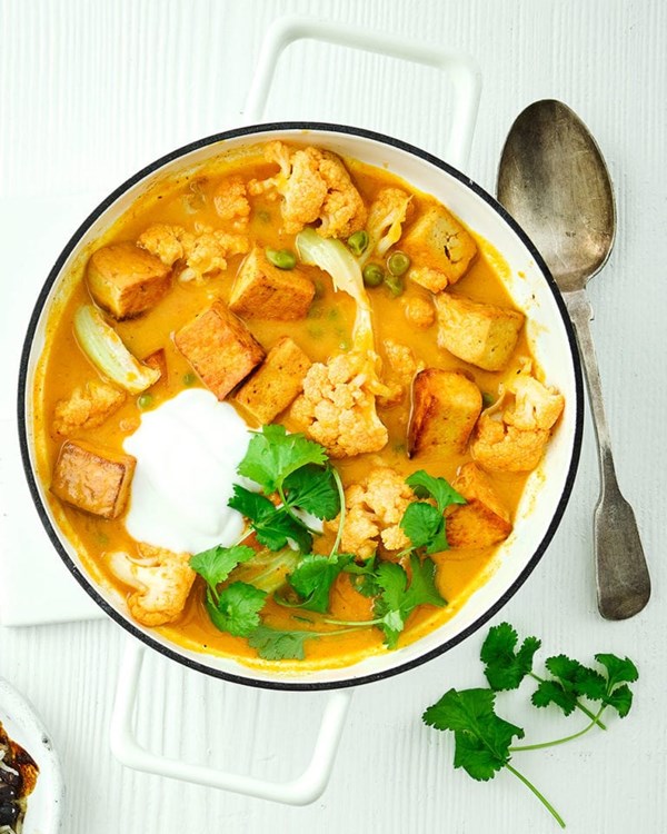Fragrant tofu and cauliflower curry