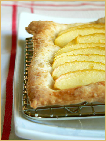 Free form apple tart