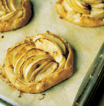 Free-form apple tartlets