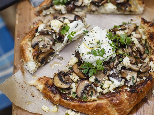 Free-form mushroom & cheese tart