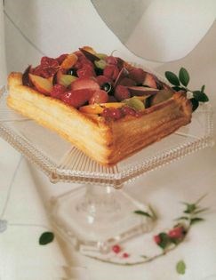 Free-form puff pastry strip with fruit