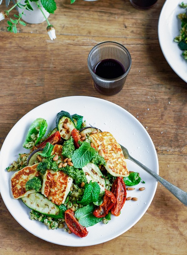 Freekeh and halloumi salad with pesto dressing