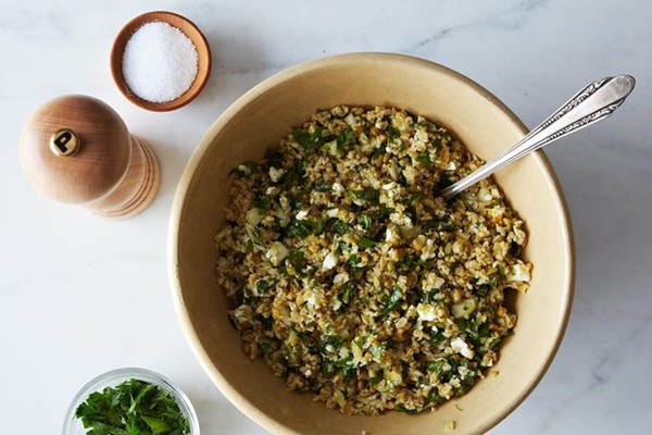 Freekeh salad with fennel and mint