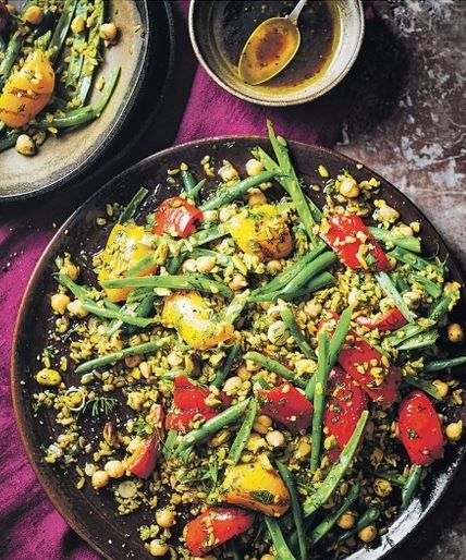 Freekeh with green beans, peppers & pistachios