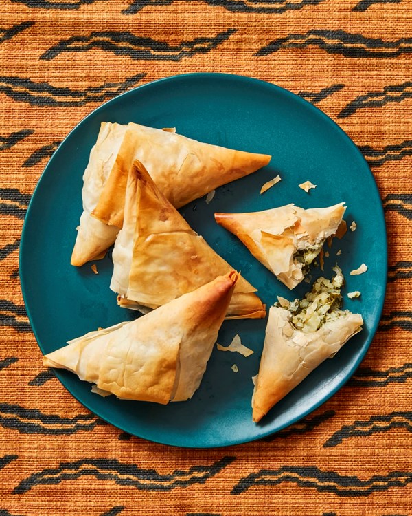Freeze-ahead horta phyllo pockets