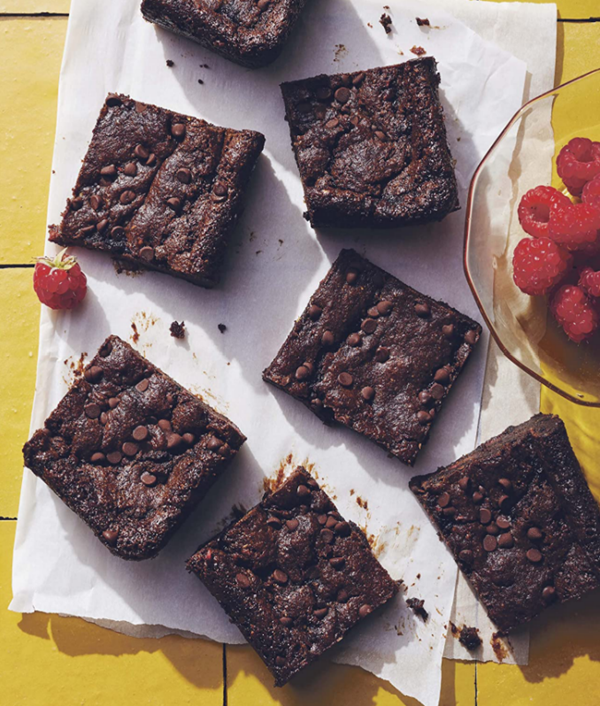 Freezer fudgy raspberry brownie bites