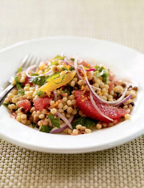 Fregola salad with fresh citrus and red onion [orange oil]