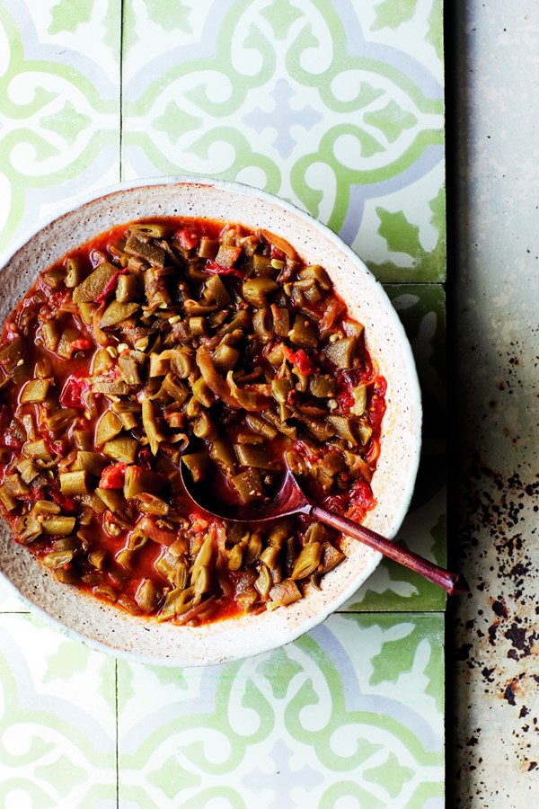 French beans in a tomato & olive oil sauce (Loubia belzeyt)