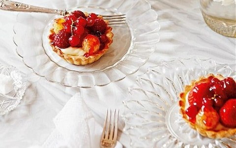 French berry tartlet with vanilla crème pâtissière