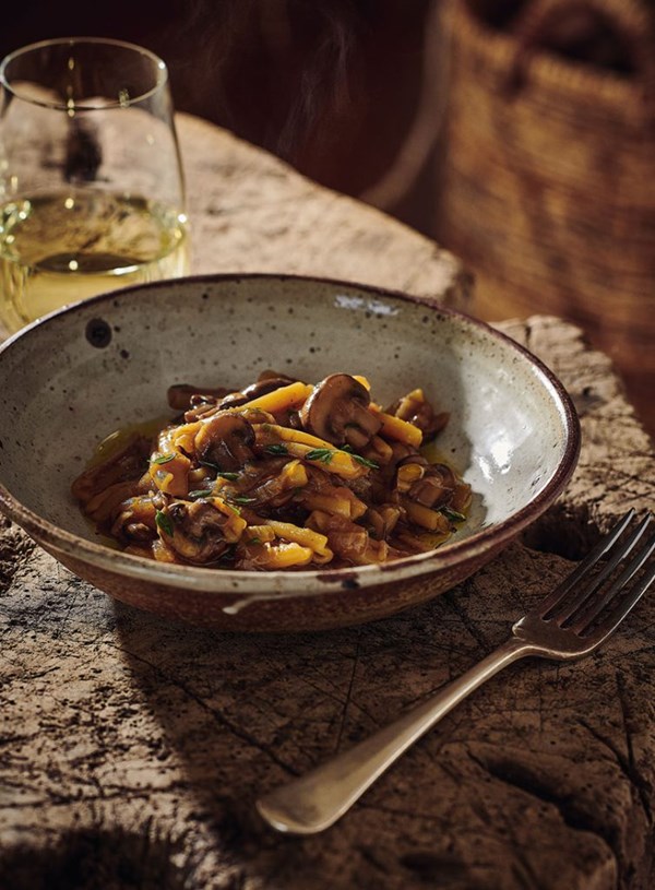 French onion & brown button mushroom pasta