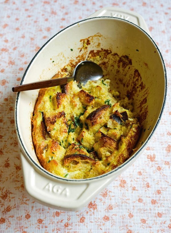 French onion breakfast strata