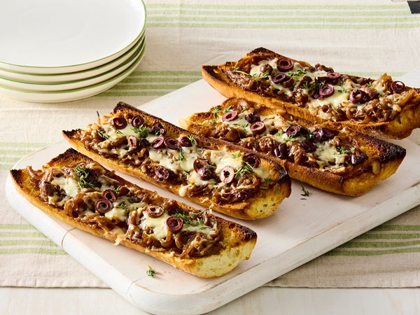 French onion French bread pizzas